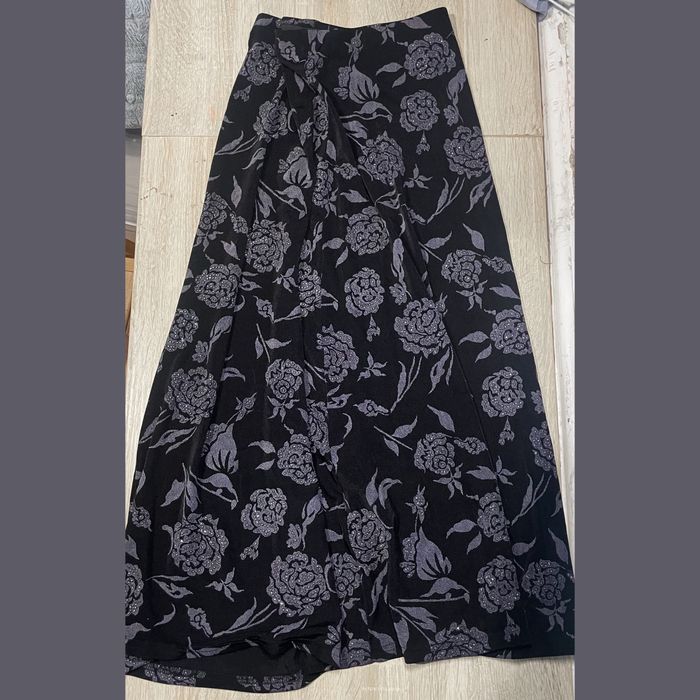 літня спідниця з квітами