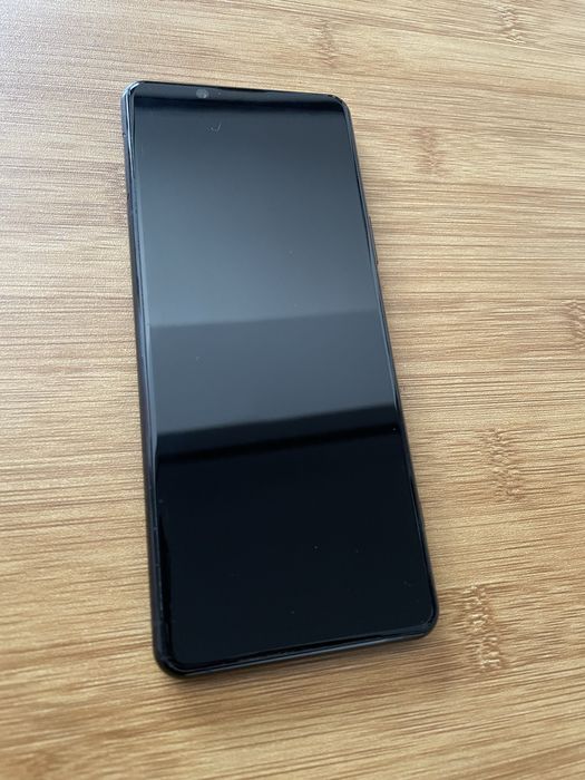 Sony Xperia 5 II 8/256GB Black - флагман з потрійною камерою