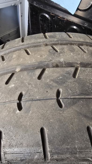 4 Pneus yokohama  245/40/18