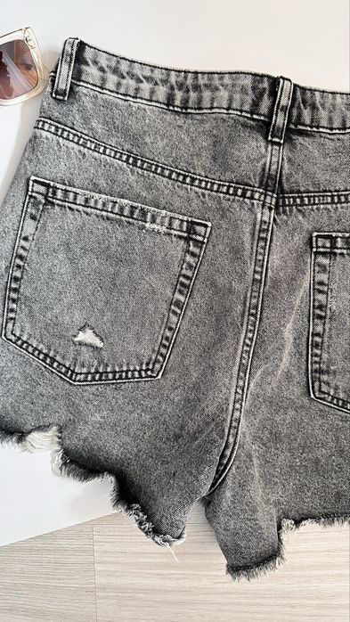 Стильні джинсові шорти Zara, р.L
