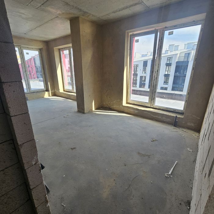 Продаю велику 2поверхову  квартиру із автономним опаленням