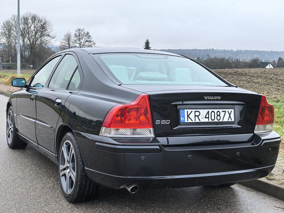 Volvo S60_2.4 Benzyna_260 tyś_Salon Polska_Mega Zadbane