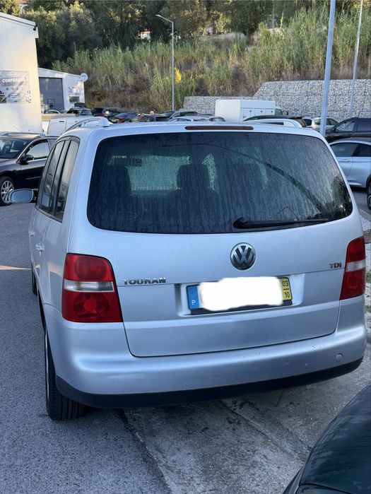 VW TOURAN 2.0 TDI – 7 lugares Sinistrada