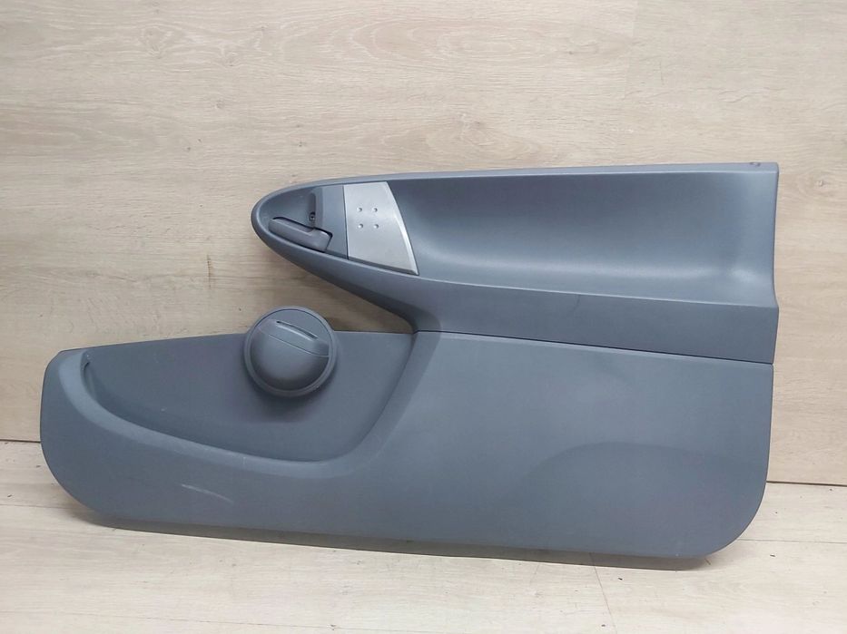 Toyota AYGO I Boczek drzwi prawy przód 3D klamka rączka