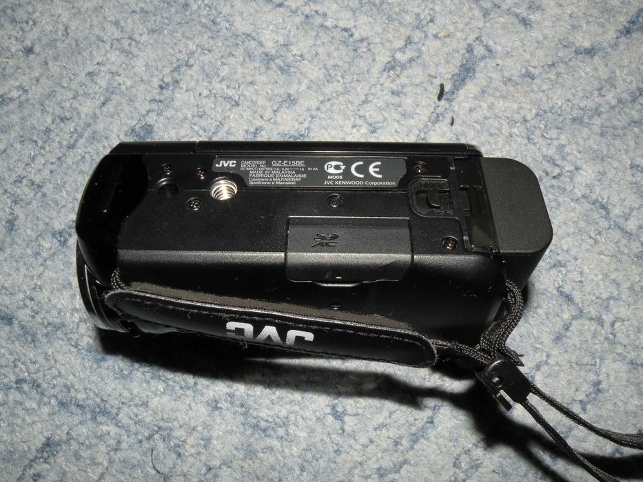 Цифрова відеокамера JVC  (пише FullHD відео)