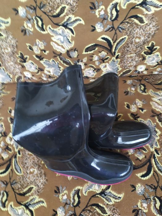 Гумові жіночі чоботи, розмір 38