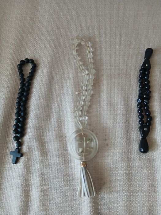 Чётки  из разных материалов.