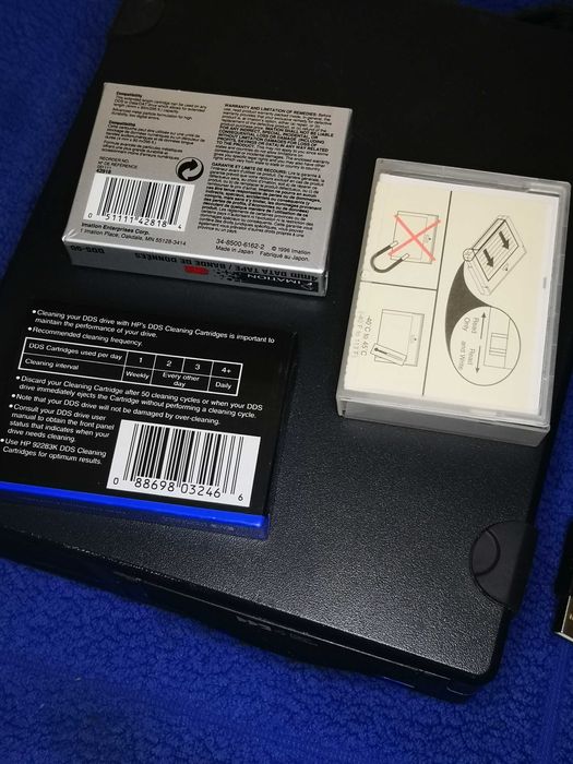 Streamer HP DDS USB-40 zewnetrzny + nowe kasety