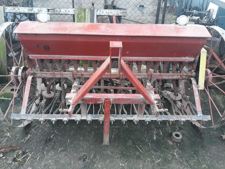 Продам сівалки косарки грабарки плуги саджалки та інше