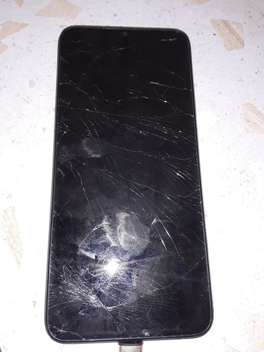 Telefon   redmi A1 uszkodzony