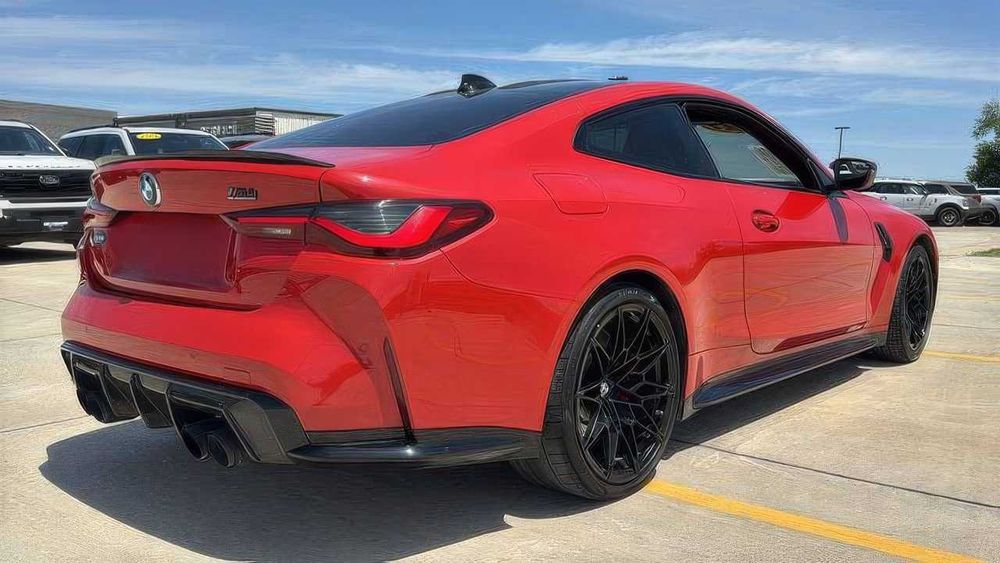 BMW M4      2021