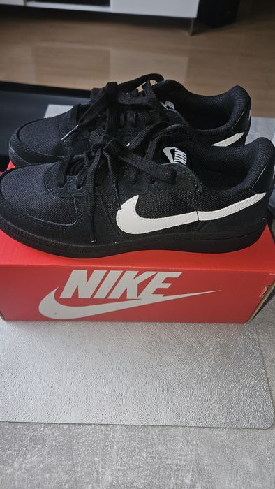 Buty chłopięce Nike (NOWE)