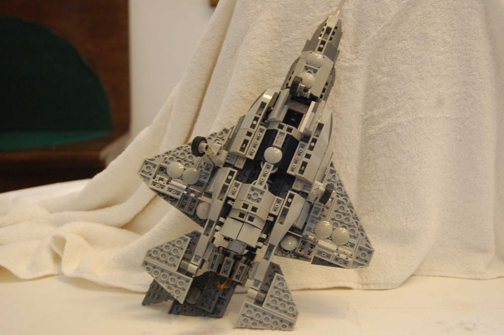 LEGO - 2 caças construídos com peças da Lego