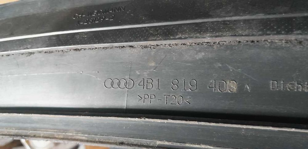 Podszybie listwa wycieraczek Audi A6 C5 europa 4B1819403A