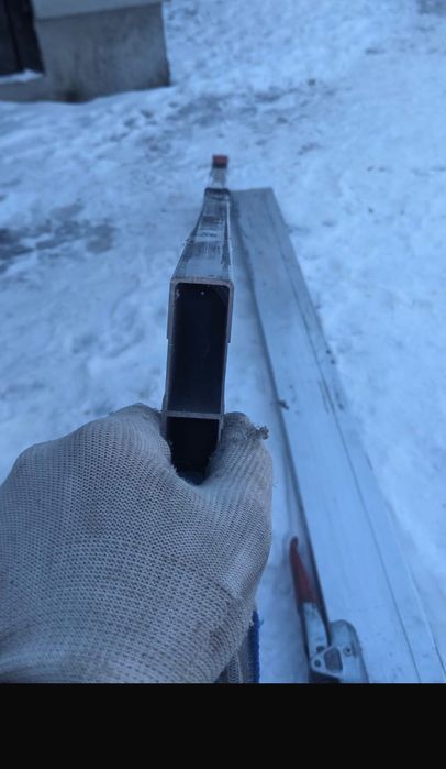 Розпірні планки фіксації вантажу