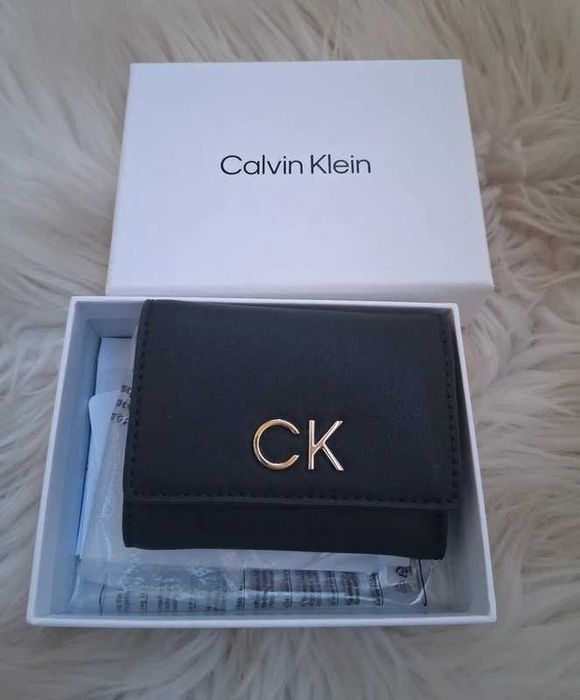 Czarny, mały portfel Calvin Klein