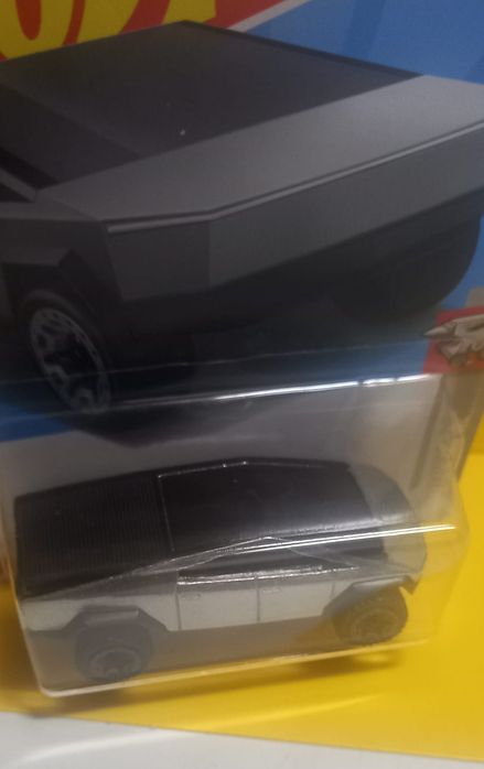 Tesla cybertruck hot wheels
