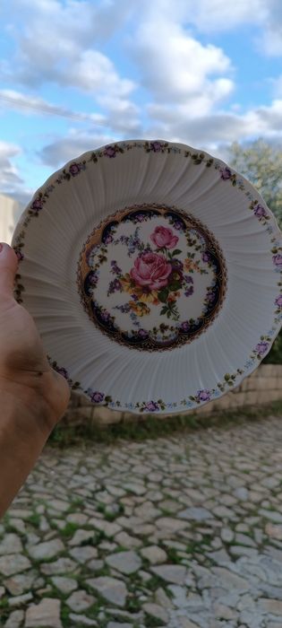 Vendo varias peças de coleção e antiguidades.
Peçam preços.
Também pos