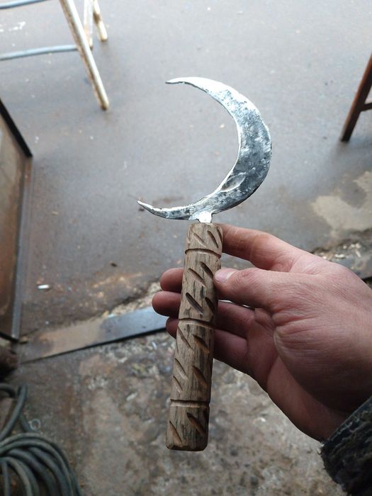 Ритуальний серп стальний