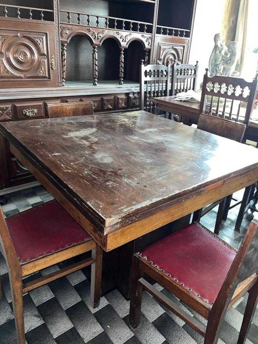 Mesa quadrada extensível com 4 cadeiras