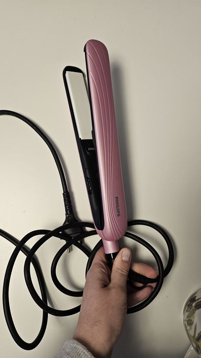 Вирівнювач для волосся PHILIPS BHS 380/00 Essential Care IonBoost