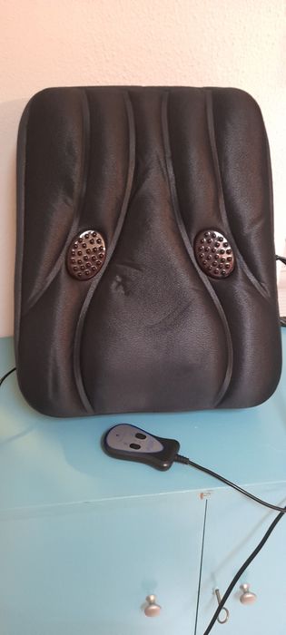 Massajador de costas com comando