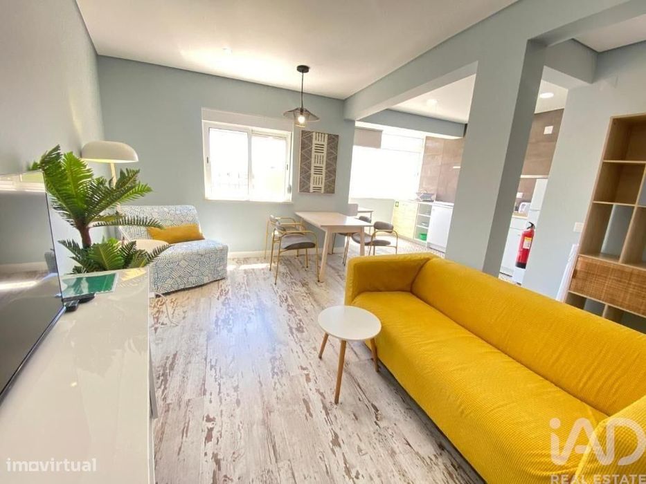 Apartamento T2 em São Sebastião
