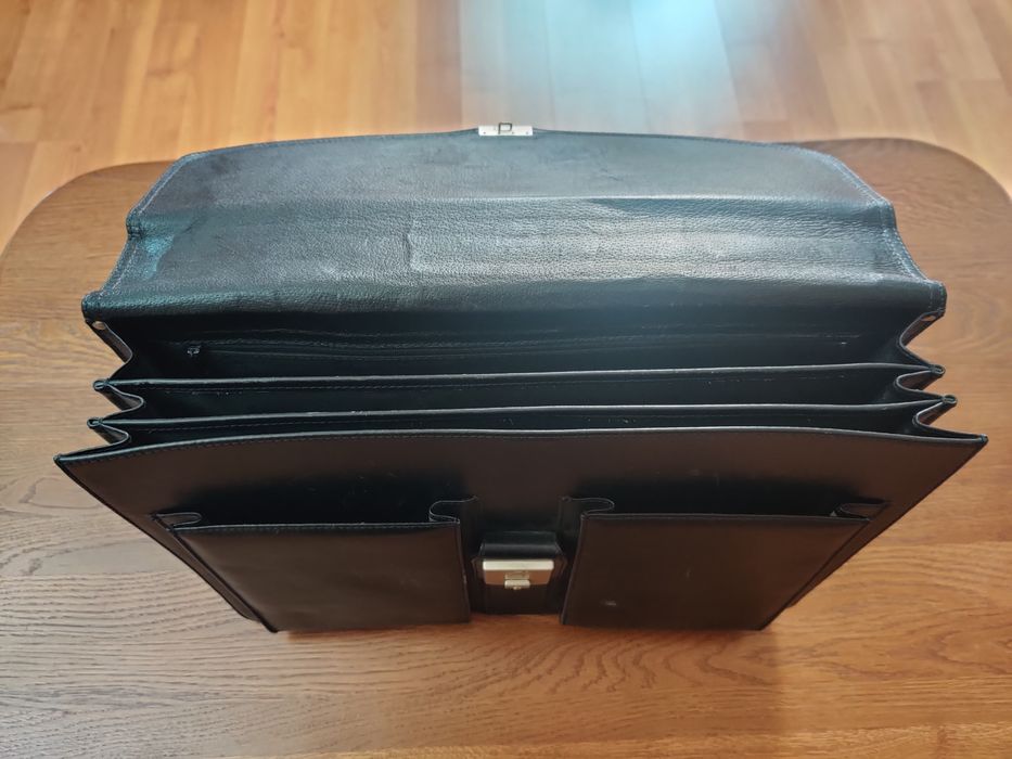 Чоловічий шкіряний діловий портфель