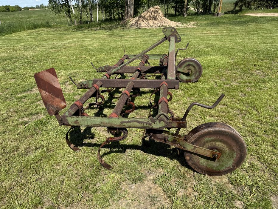 Klutywator, pług 3 skibowy