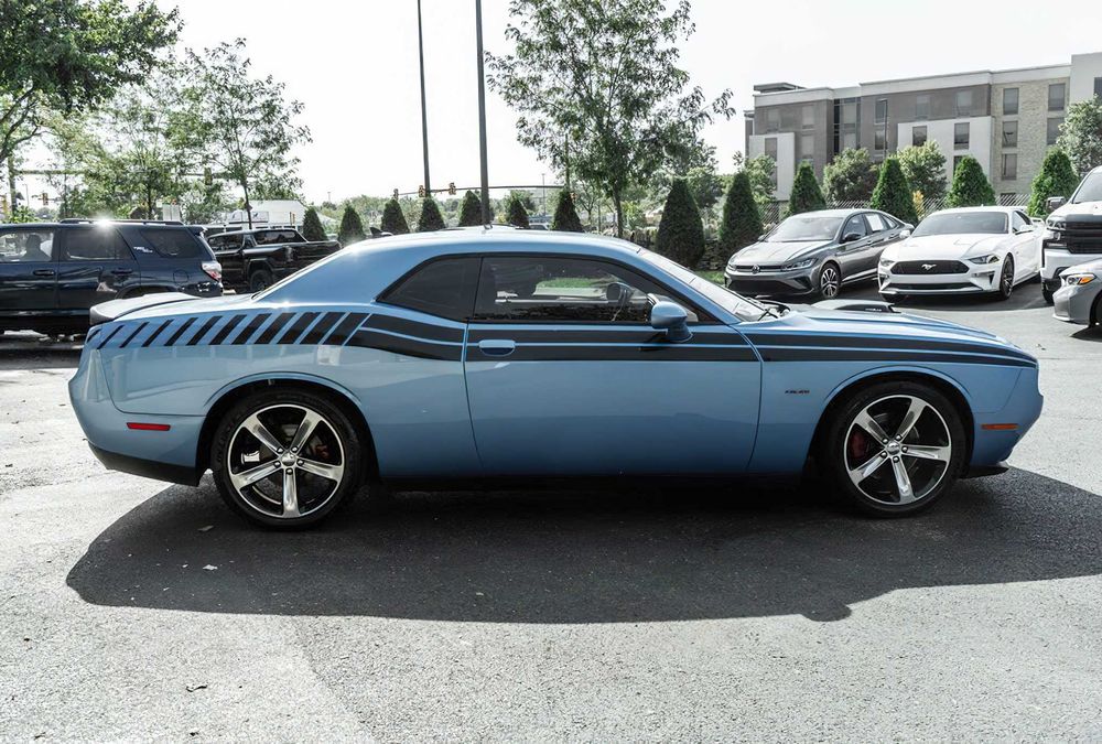 Dodge Challenger      2017