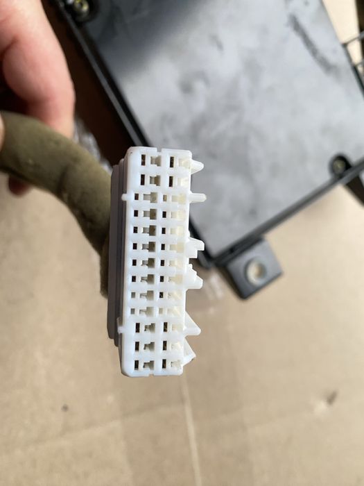 Автомобильный усилитель Bose. 7 каналов. Мазда