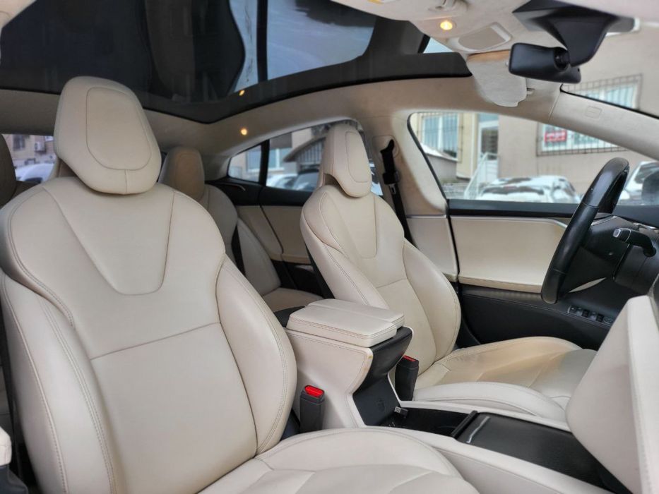Tesla Model S 75D 2017p з Норвегії без ДТП