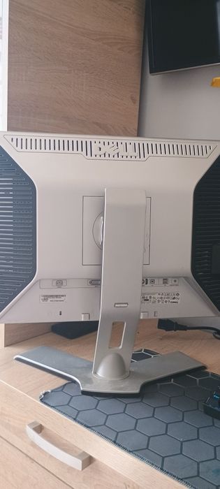 Na Sprzedaż 2 monitory 100% sprawne