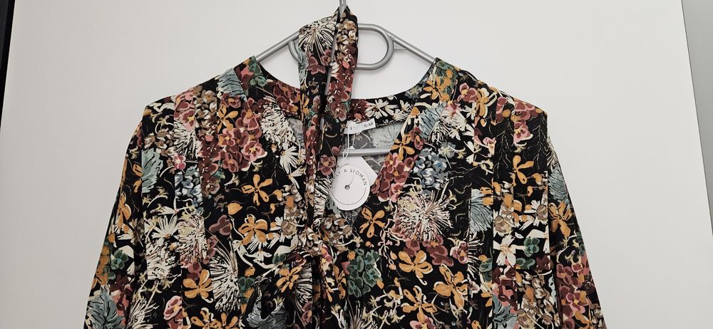 Nowa z metką sukienka Grace dark flowers s/m misimi dekolt V z paskiem