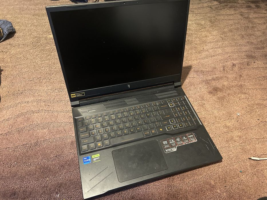 Acer Nitro v16 rtx4050, i7-14650HX, 16GB Ram, 1TB SSD