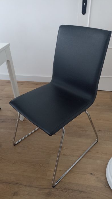 Conjunto Sala - mesa EKEDALEN extensível + 6 cadeiras pele VOLFGANG