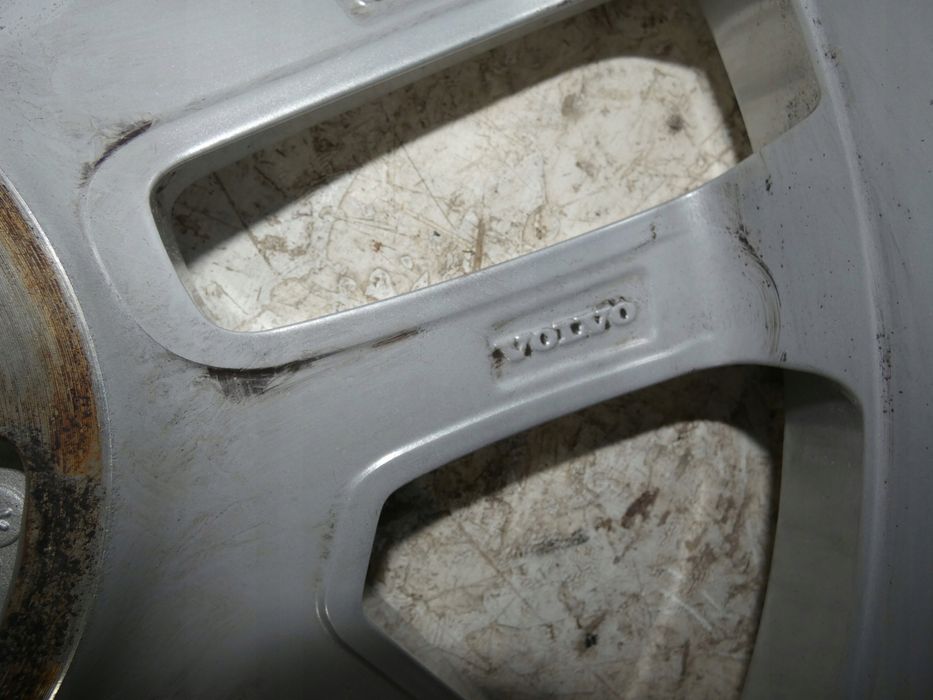 volvo felga aluminiowa 18 31445568