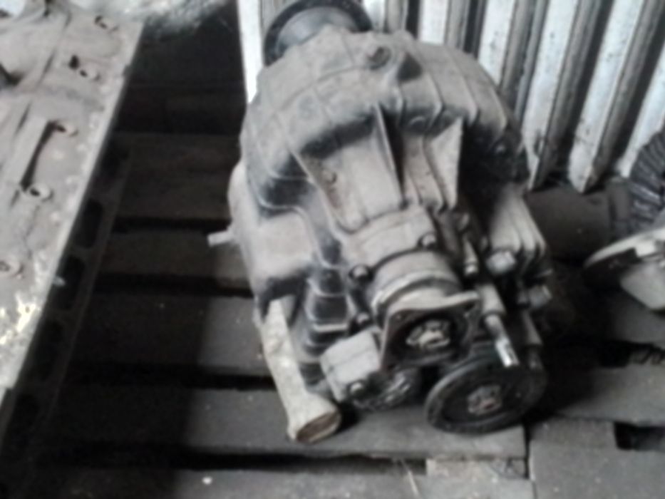 Раздатка заднього моста автомобіля МАЗ