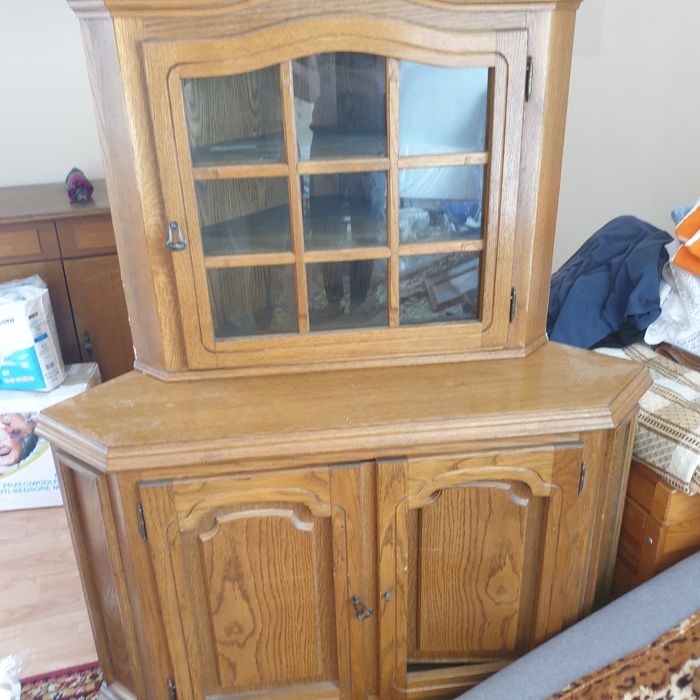 Rogowa szafka drewniana