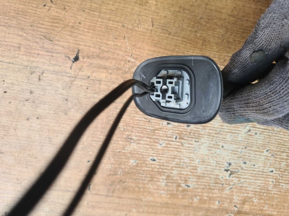 Suzuki Swift VI MK8 antena dachowa