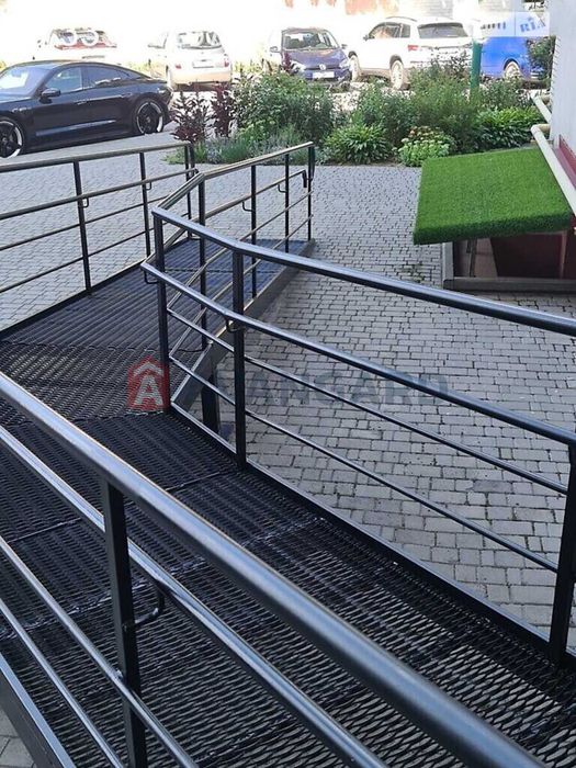 Продам квартиру Академіка Ющенка 5