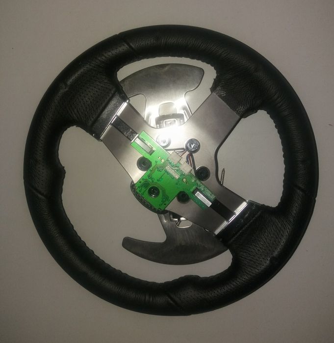 Volante Logitech G27 com electrónica e patilhas ( Como NOVO )64738260267522122