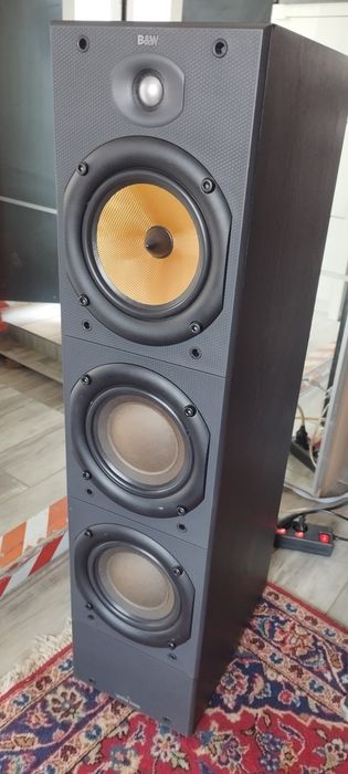 Bowers & Wilkins DM605 S2 – legendarny kolumnowy system z aktywnym basem
