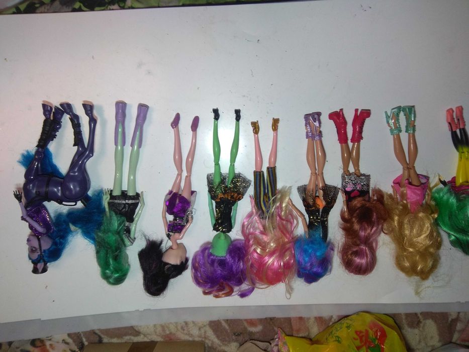 Колекція різних Ляльок Монстер хай