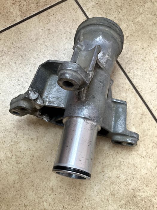 Флянець мосту передній правий jaguar для повного приводу.