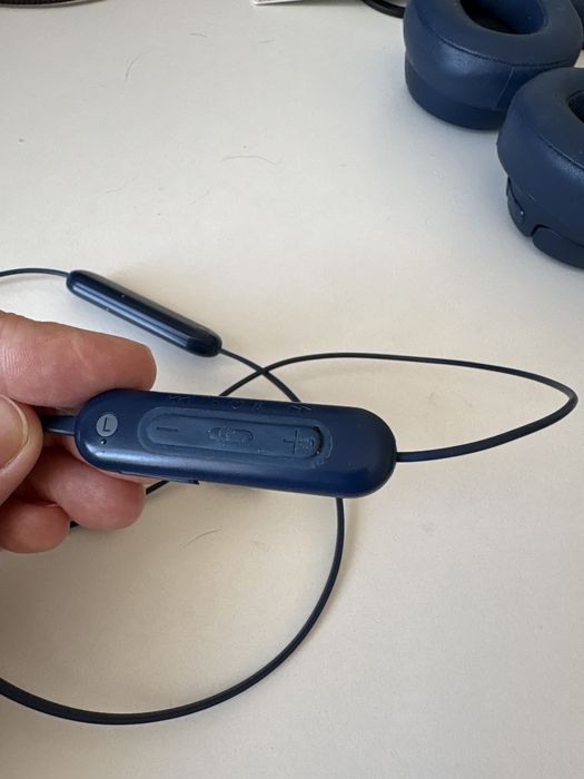 Навушники Sony WI-C100