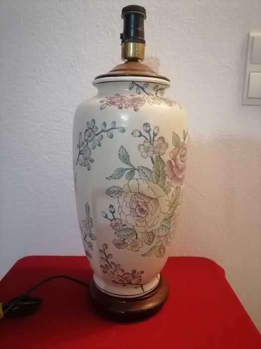 Candeeiro em loiça pintado à mão