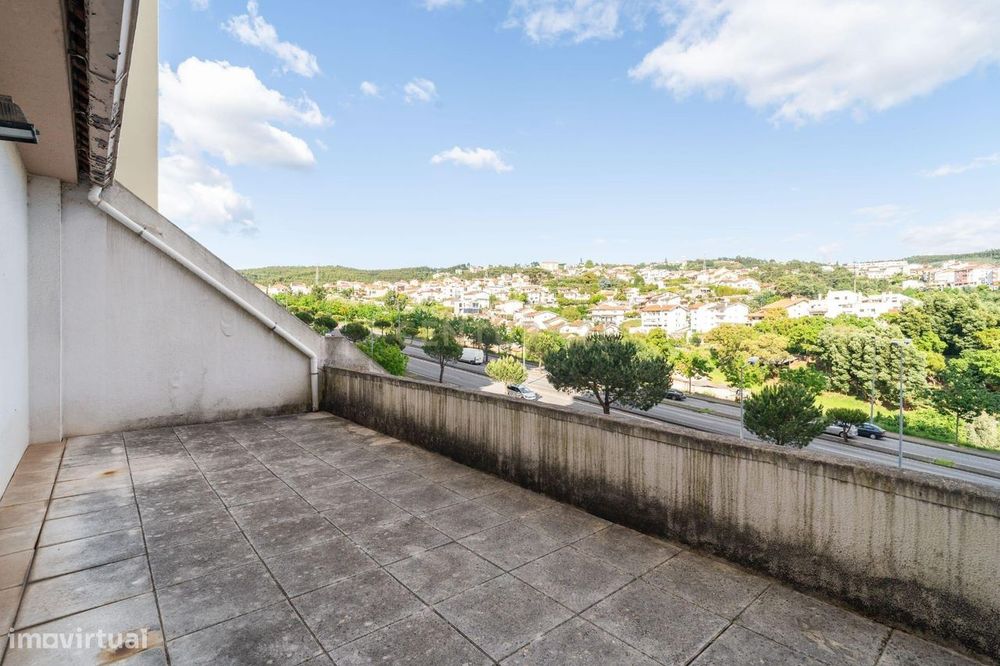 T3 Duplex com 2 Terraços, na Av. Elísio de Moura, em Coimbra