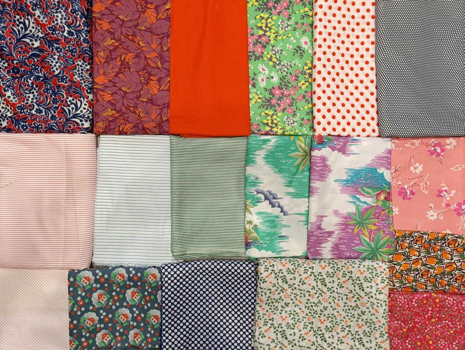 Відрізи нових тканин: ситець, байка та інші.
