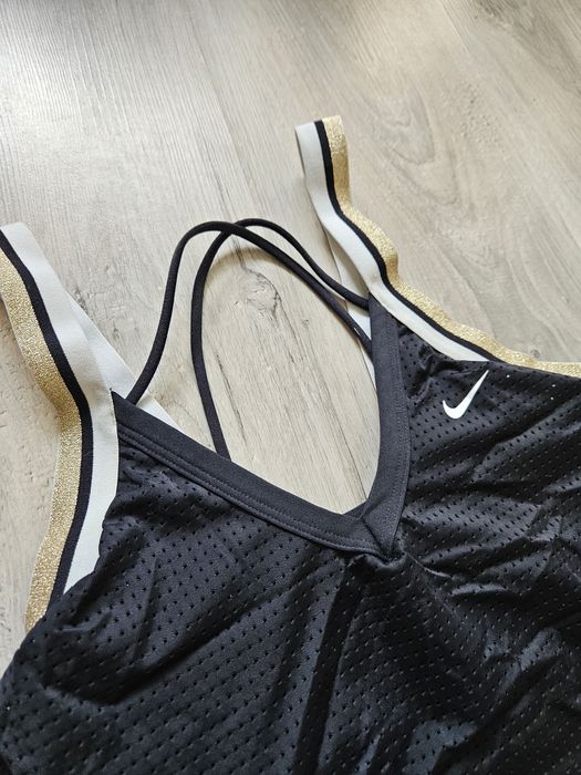 Top sportowy Nike Dry Fit.  Rozmiar S. Stan idealny